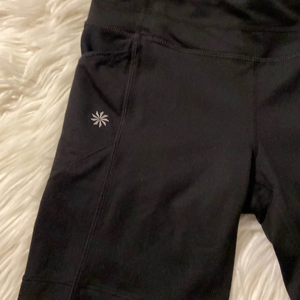 Athleta Women Athletics Shorts inseam 5” size S have two pockets on each side - Image 2