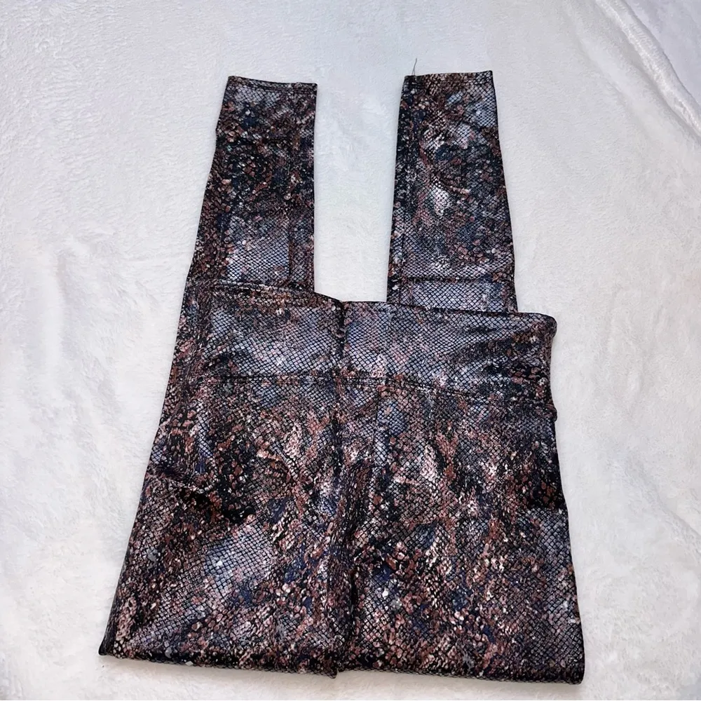 NWT! Spanx Faux Leather Snake Shine Leggings! - Image 7