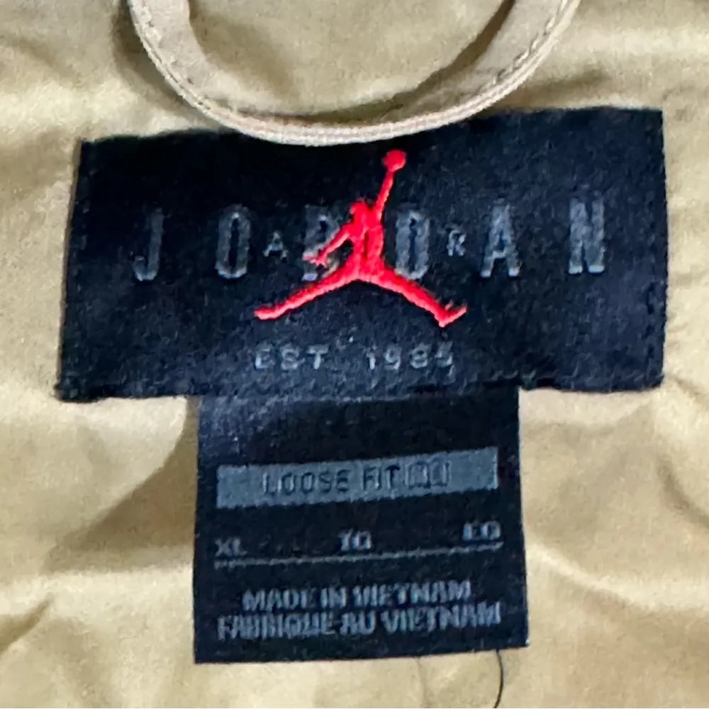 Jordan Quilted Water Repellent Utility Vest - Image 10