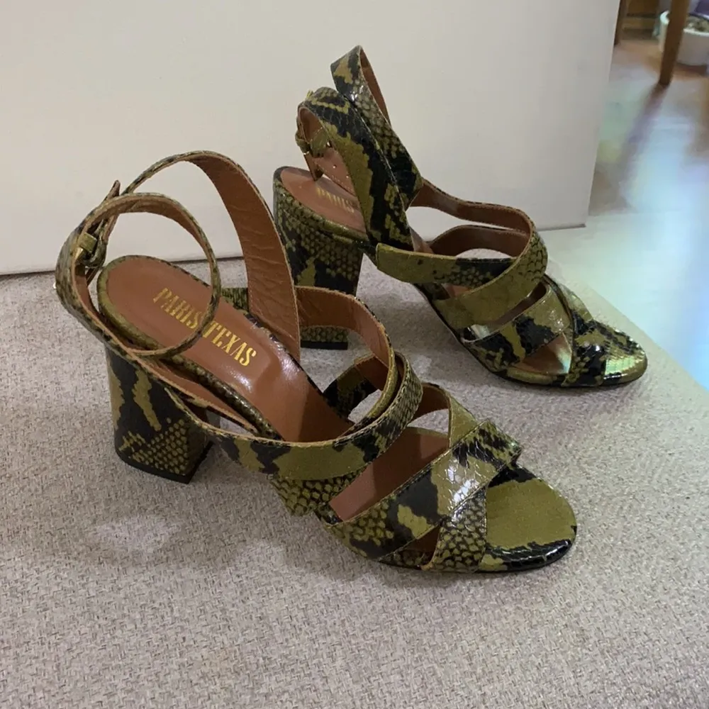 Paris Texas olive green snakeskin effect sandals size 39 EU - Image 3