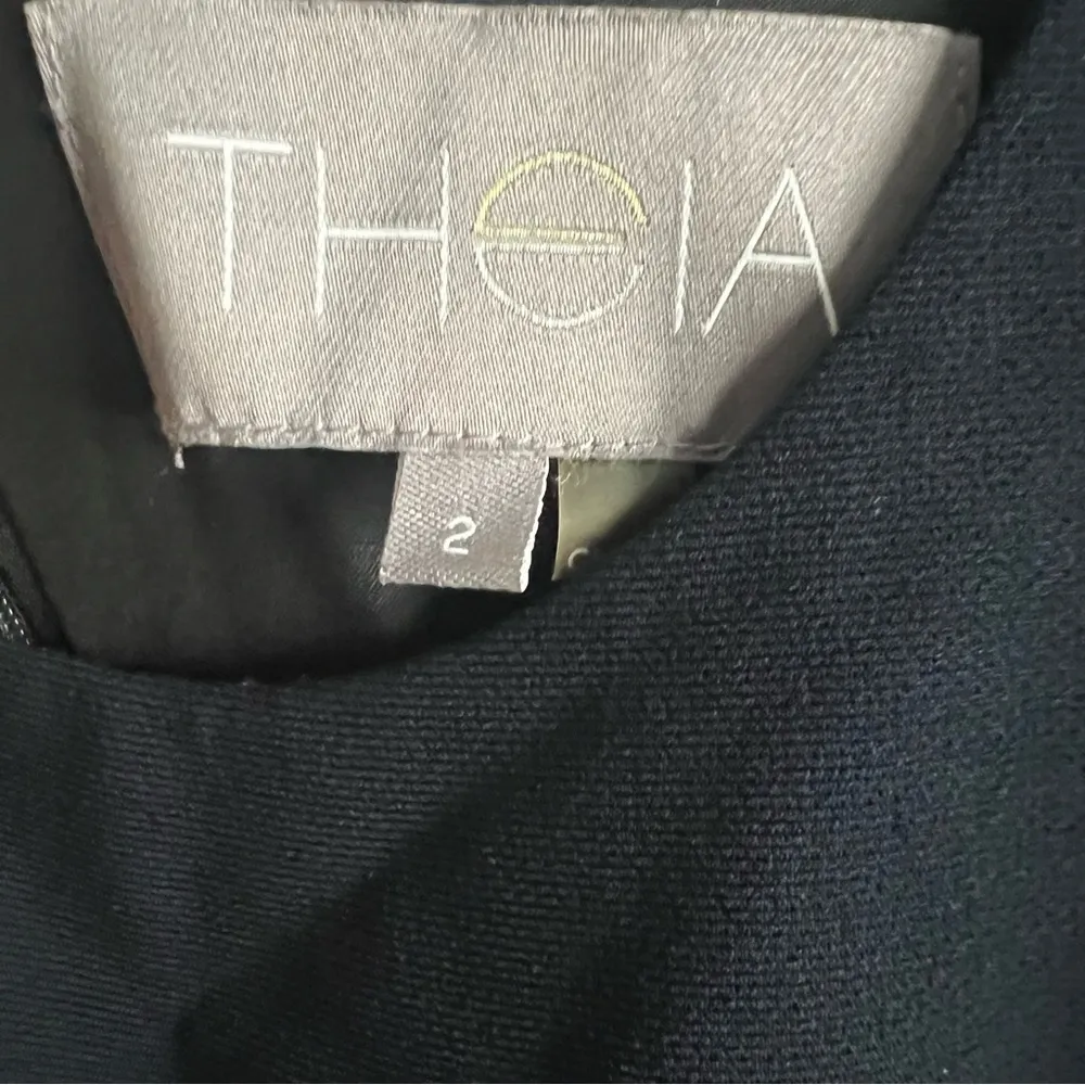 Theia MIdi Ball Gown, Navy with Waist Embellishments, in Excellent Condition Blue Size 2 - Image 4