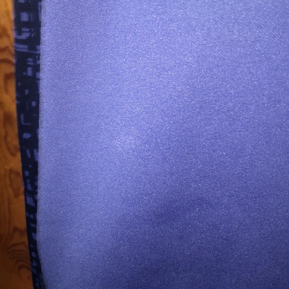 LADIES NIKE DRI-FIT EMBROIDERED SWOOSH PULL OVER HOODIE size large purple/blue - Image 4