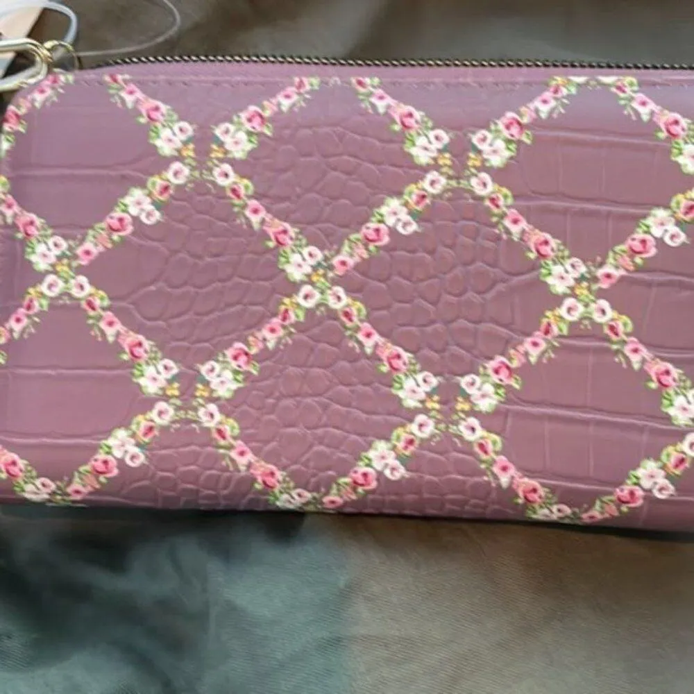 Betsey Johnson Floral wristlet mauve - Image 7