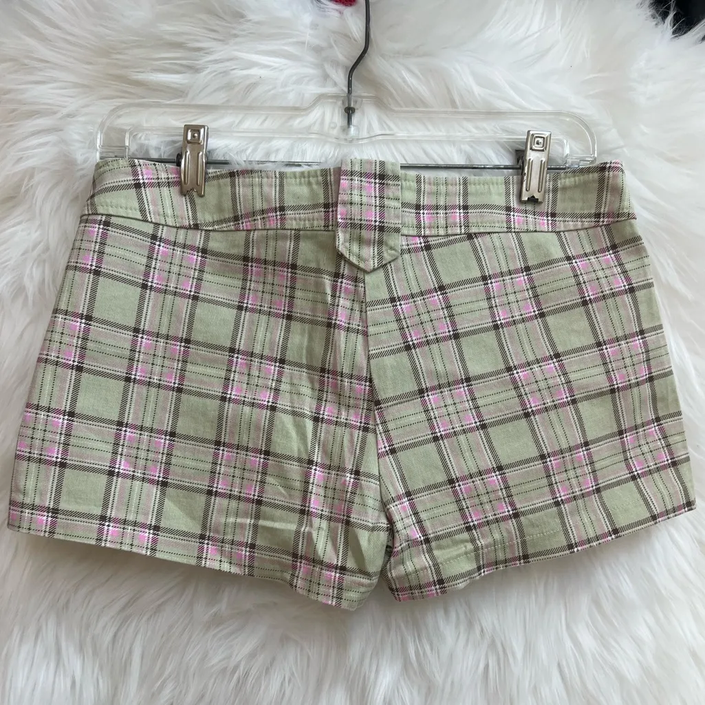 Y2K vintage Pink and green plaid low rise cargo shorts with pockets - Image 4