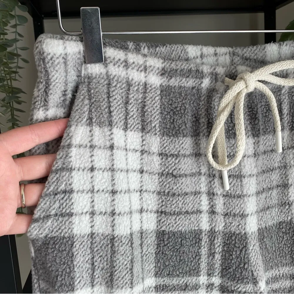 Aerie NWT  Fleece Plaid Jogger Sweatpants - Image 2