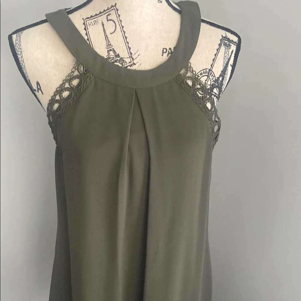 Izy Byer Stylish Olive Green Sleeveless Dress - Image 2