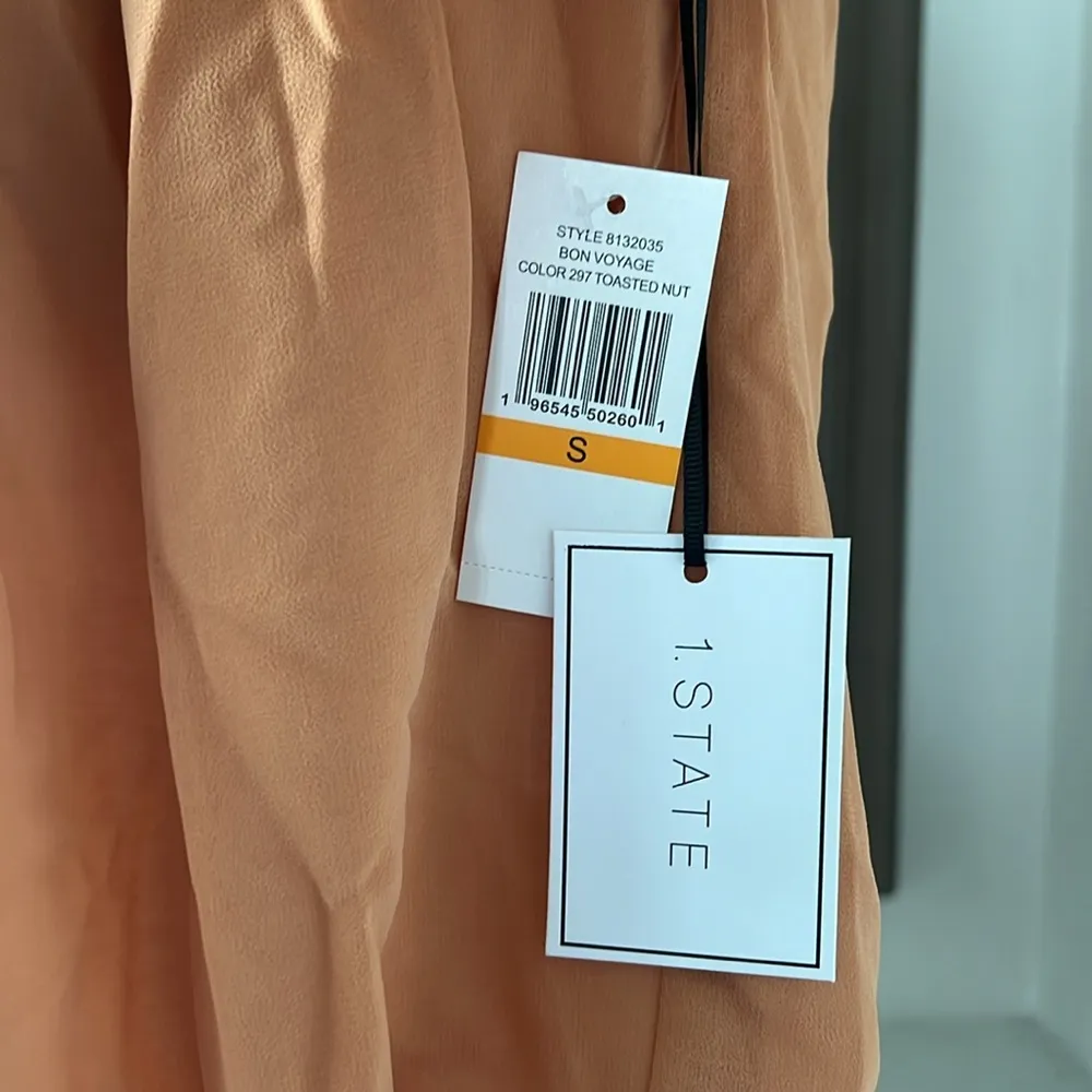 1.State xRevolve Off-The-Shoulder Peplum Blouse in Toasted Nut Size S, New w/Tag - Image 5