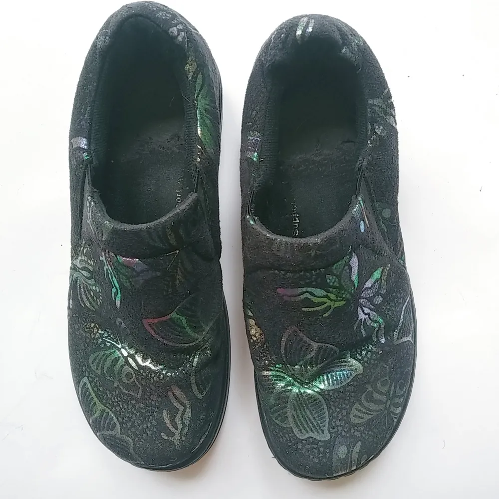Spring Step  6.5 Butterfly Rainbow Metallic Nursing Clogs Shoes in Black - Image 10