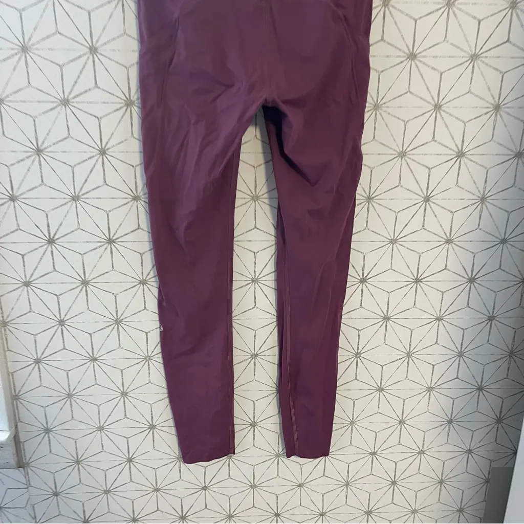 Lululemon Fast & Free 7/8 Tight II *Non-Reflective Nulux 25"
Vintage Plum - Image 7
