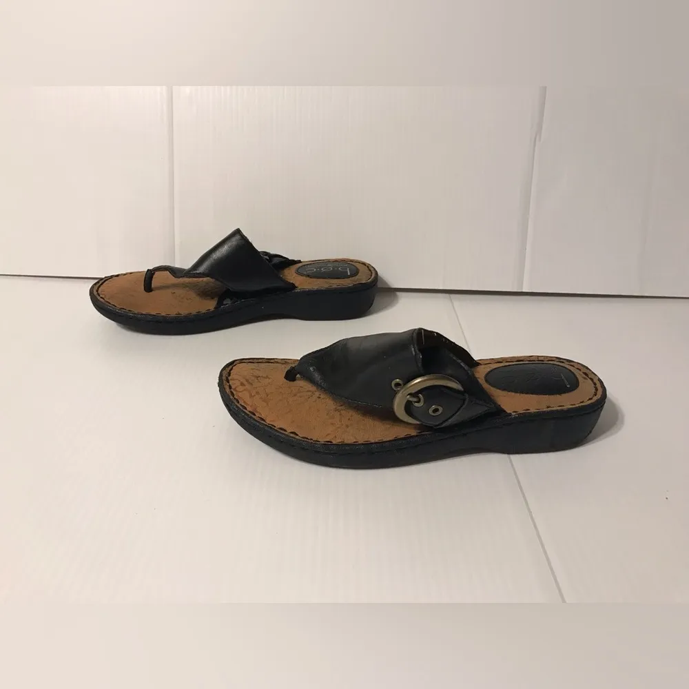 Born Concept black slide on Thong sandals size 7 - Image 2