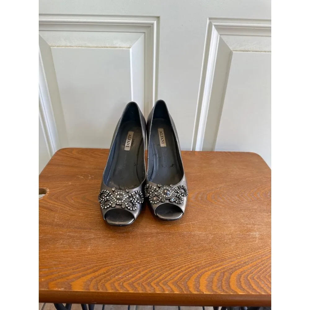 Alfani Beaded Women's Leather Uppers Beaded Dressy Heels Grey Size 6.5  SKU 2836 - Image 5