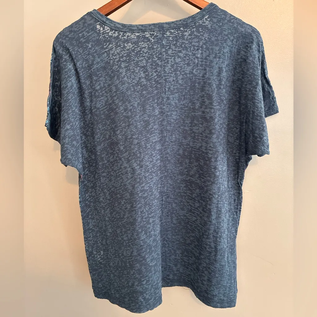 NWOT Papaya Navy and Multicolor Short Sleeve Top With Gold Geometric Accentd - Image 3