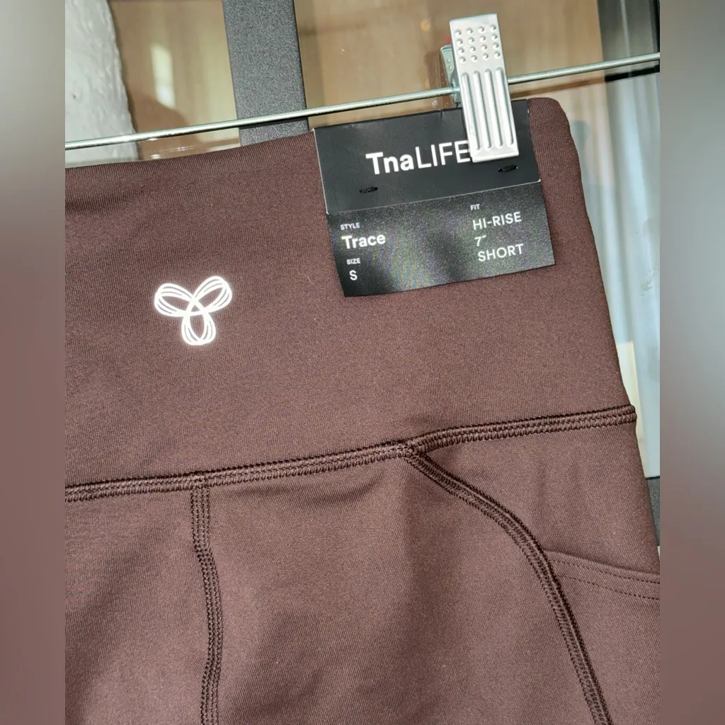 Aritzia TNA Trace Biker shorts 7” high rise waisted workout cocoa brown mocha - Image 4