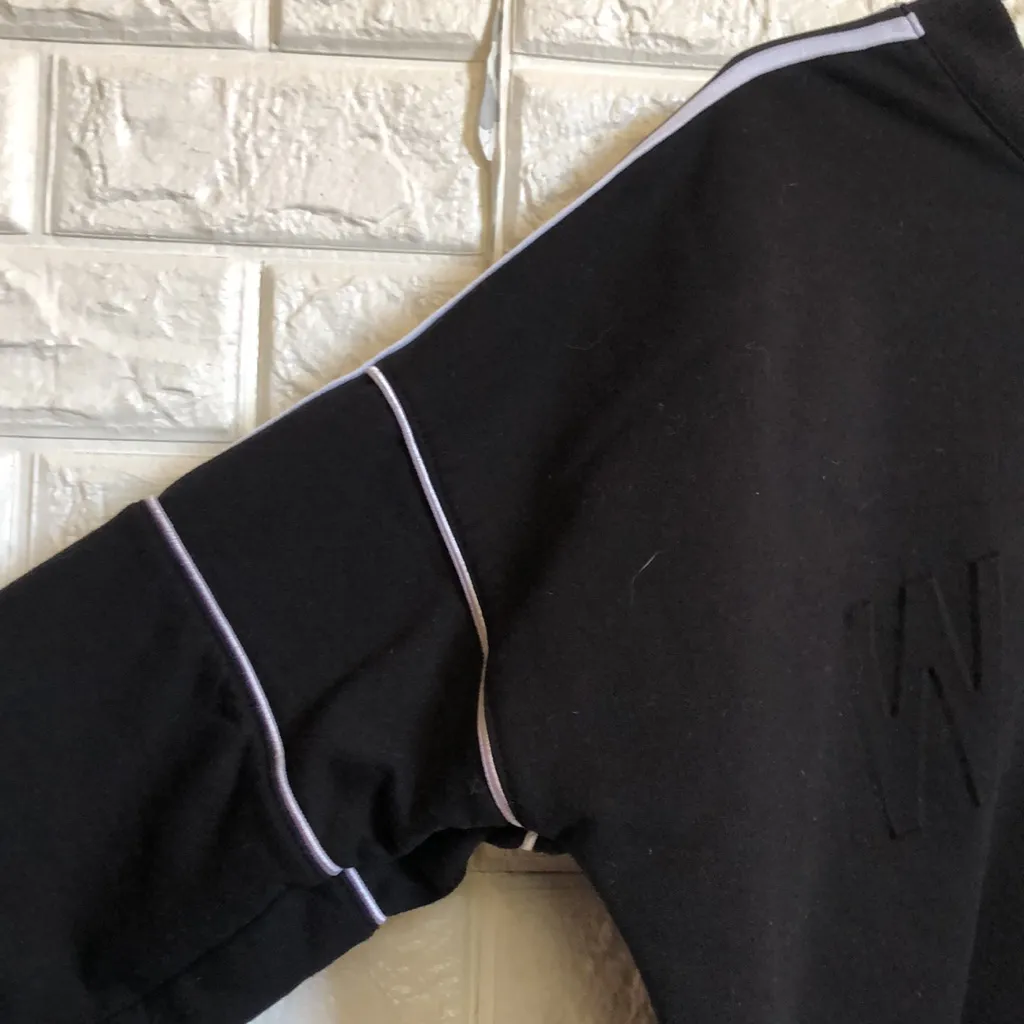 Puffy print Warrior cropped‎ sweatshirt size XL - Image 5