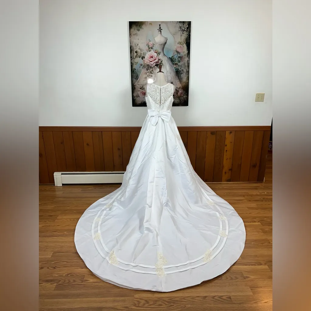 Fabulous Vintage 90s Lady Eleanor Wedding Gown & Veil! White Size 14 - Image 12