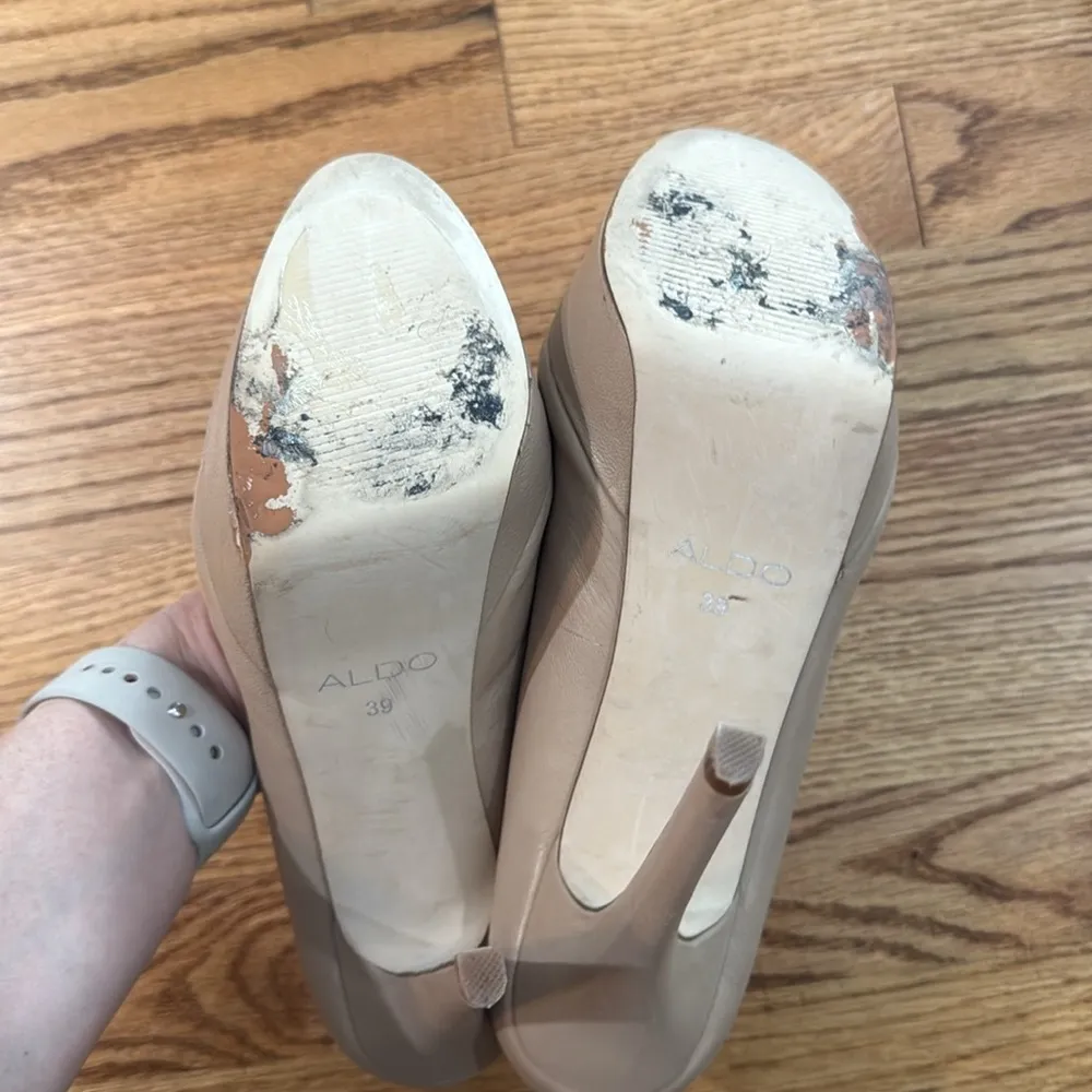 ALDO Women's Cream Pumps size 8/39 - Image 4