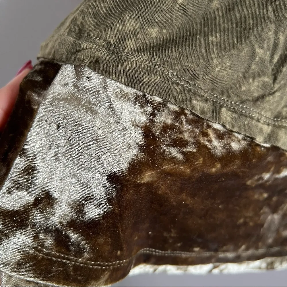 LOGO Layers by Lori Goldstein Crushed Velvet Contrast Tank US M - Image 6