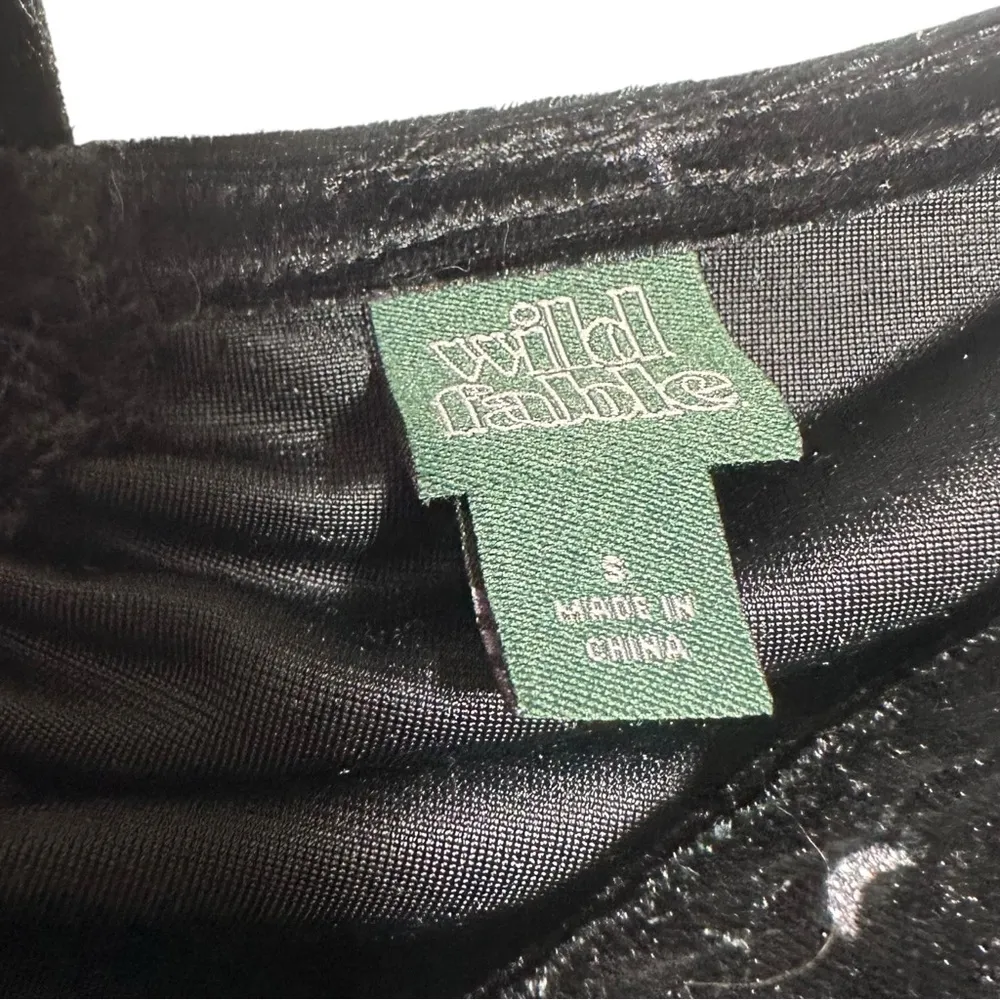 Wild fable Black Long Sleeve Velvet Celestial Stars Moons Sun Silver Metallic S - Image 5