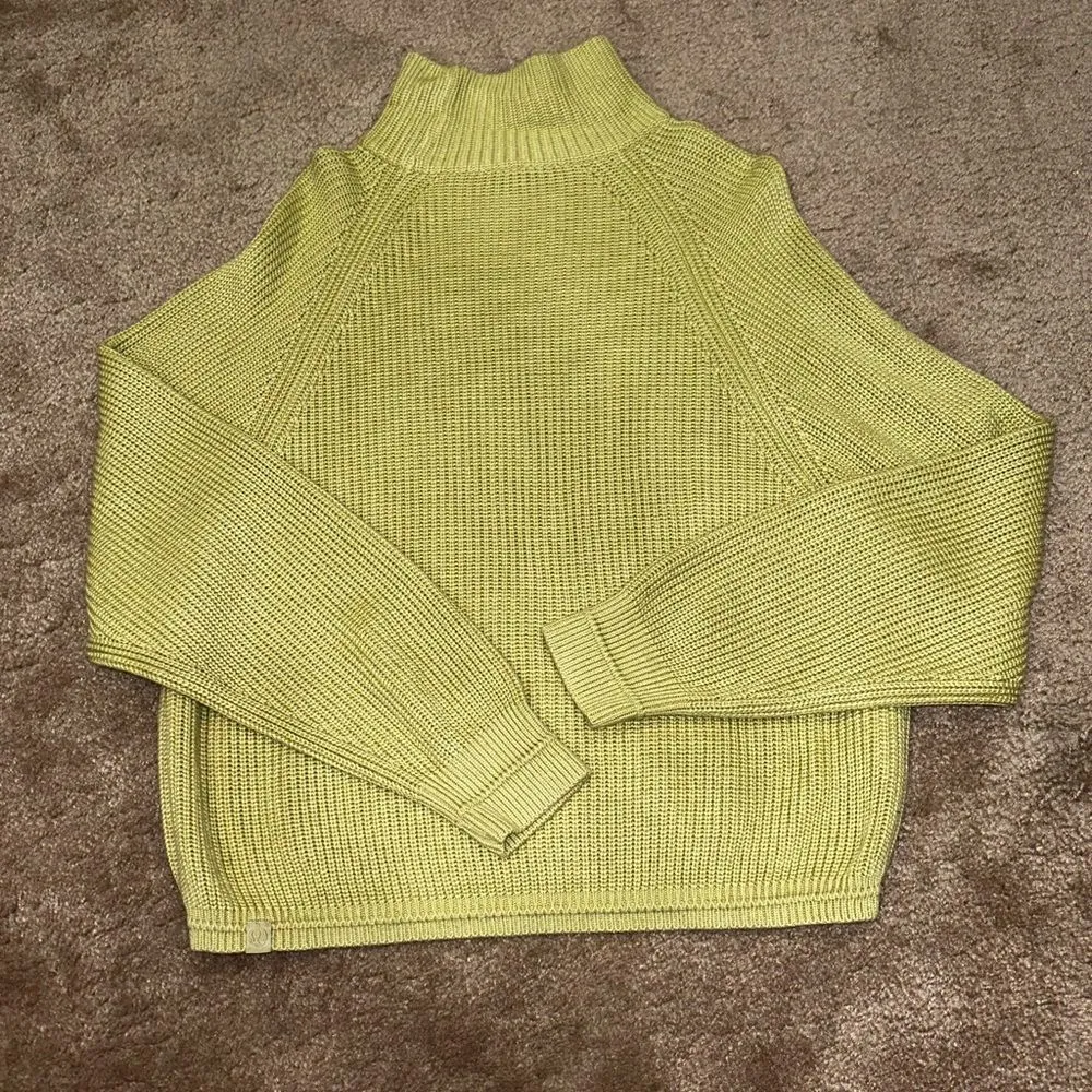 NWOT Lululemon Ribbed Turtleneck Sweater Dew Green Size M/L Cashmere/Cashlu - Image 2