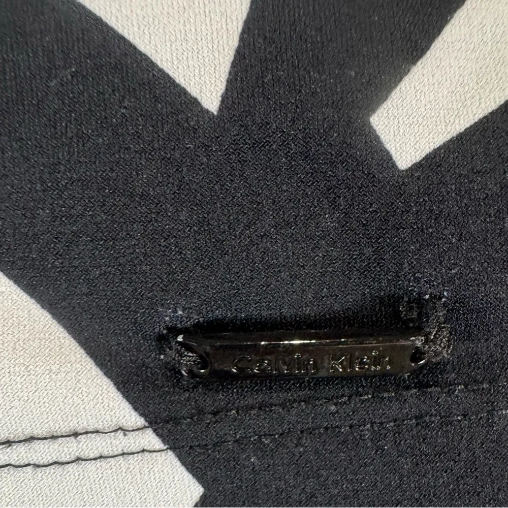 Calvin Klein beautiful ombré abstract print pleated top size XL - Image 7