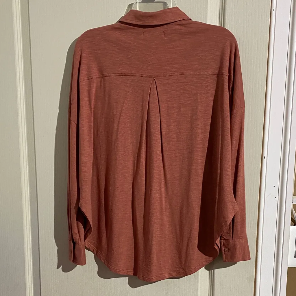 Lou & Grey Terracotta button down Shirt size Small - Image 6