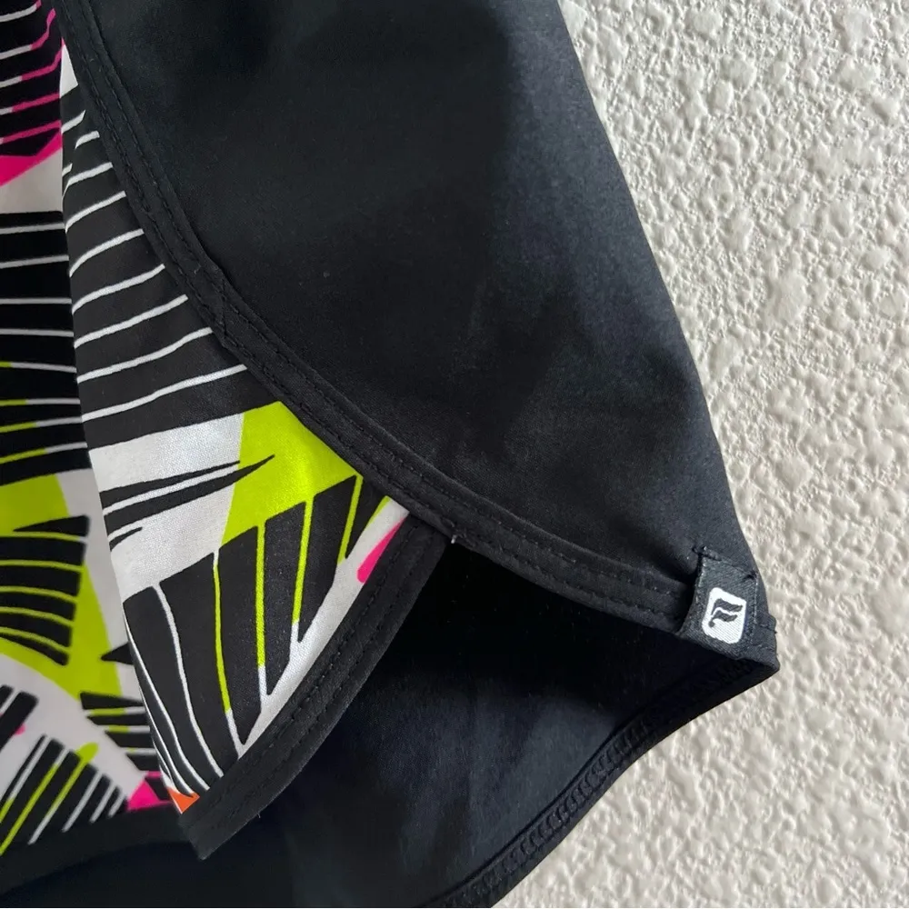 Fabletics Geometric Carrie Active Shorts Medium - Image 4