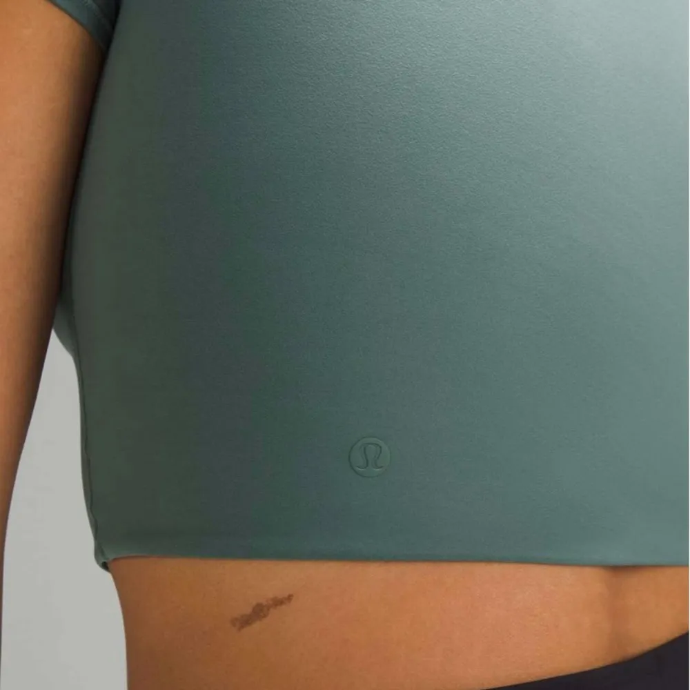 Retired Lululemon Nulu Crewneck Cropped T-Shirt Medium Forest Green Rare Sz S - Image 3