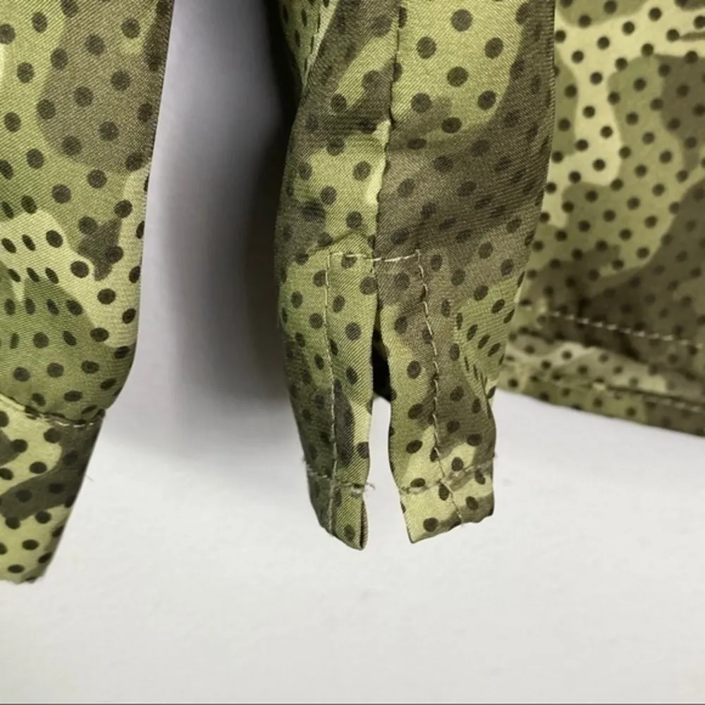 Tommy Hilfiger Green Camo Ling Sleeve Top Size M - Image 6