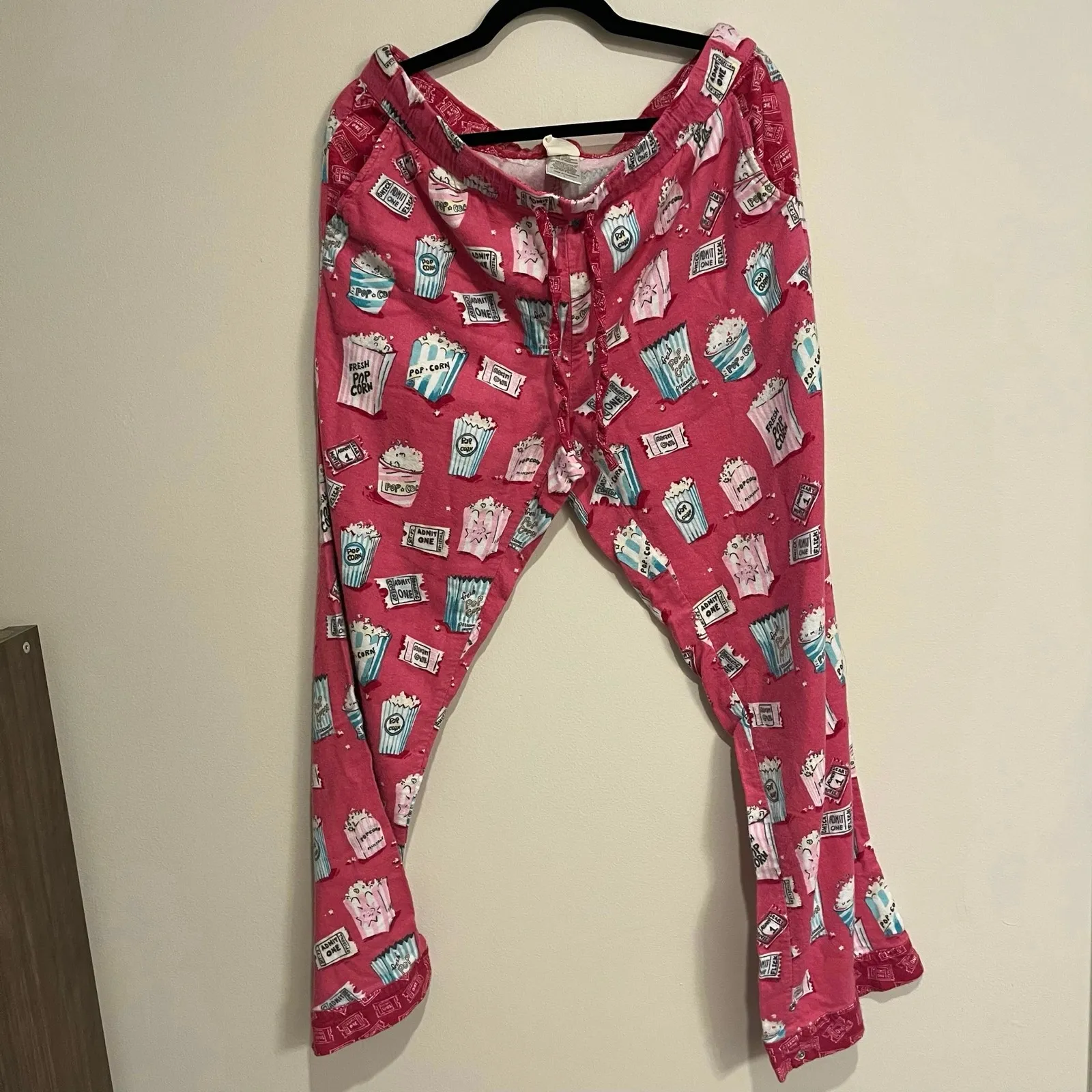 Munki Munki Pajamas Set Long Sleeve Pants Flannel Pink Popcorn Movie Size Large - Image 3