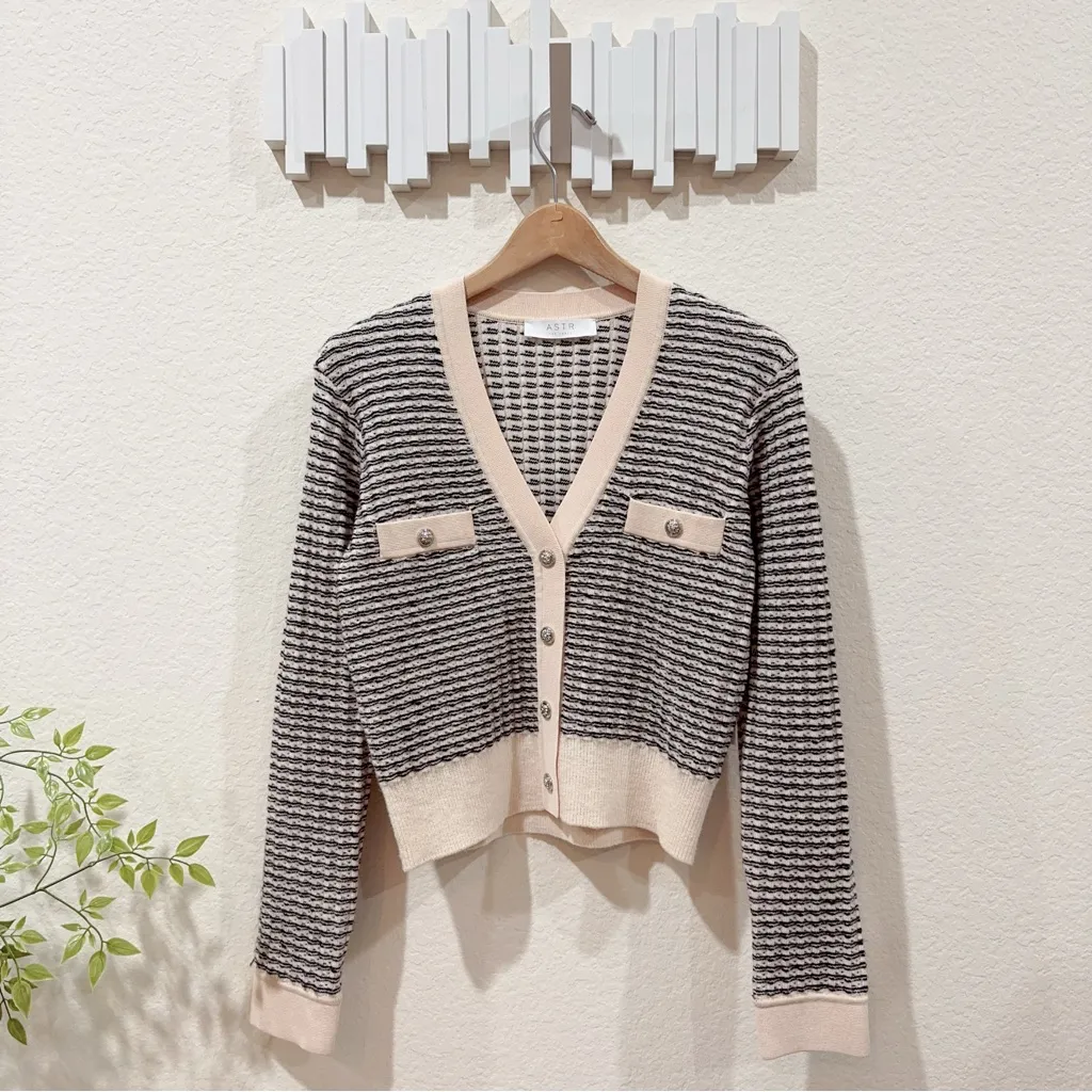 ASTR Ellory Wool Blend Striped Cardigan Black Cream One Size NWT Revolve - Image 7