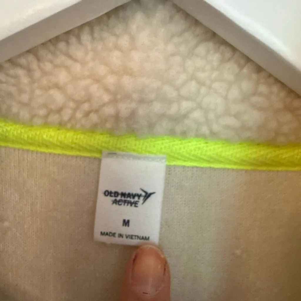 Old Navy snap front flurry crop Sherpa jacket size M - Image 5