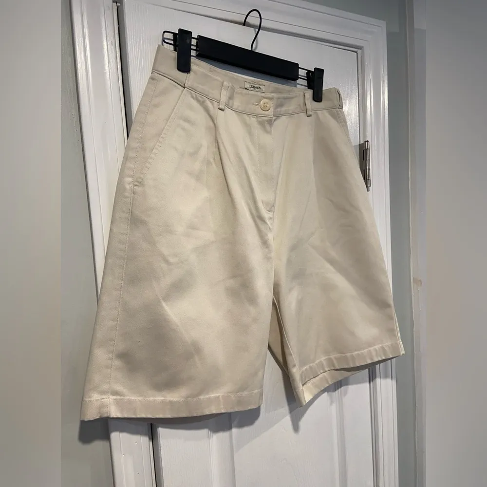 L.L. Bean Size 8 Cotton Khaki Original Fit Comfort Waist Hi Rise Chino Shorts Tan - Image 3