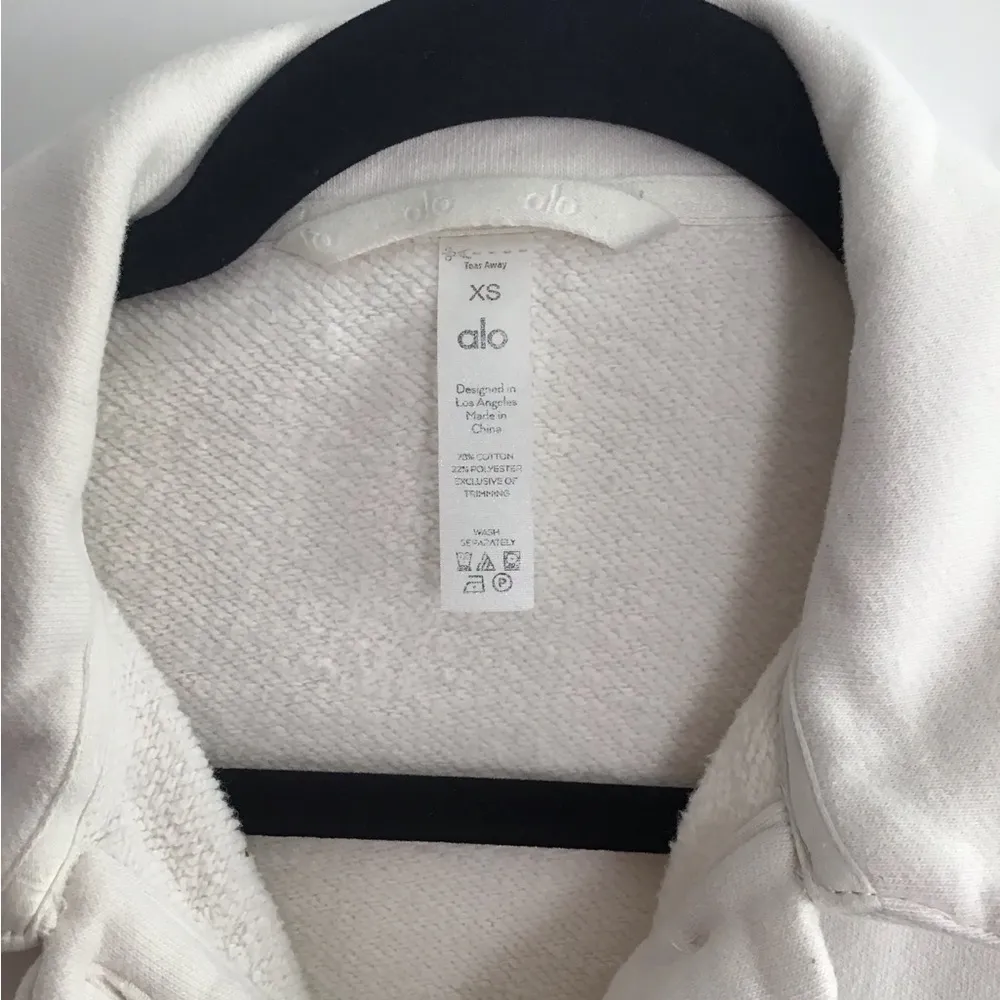 Alo Yoga Renown Cropped Button-Up Pullover Top in WHITE  XSmall - Image 2