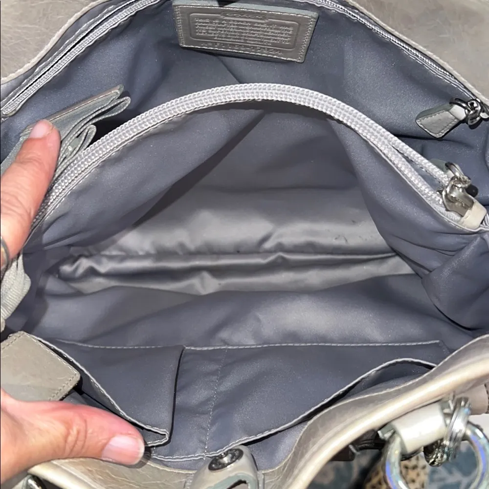 Coach Cream Shoulder Bag tote with Structured Design - Image 15