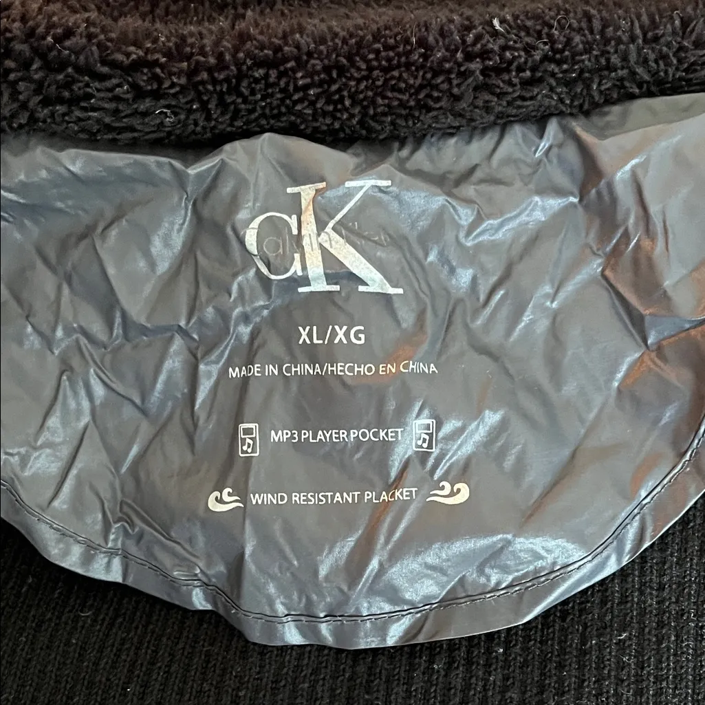 Calvin Klein Black and Gray Duck Down Filled Full Zip Puffer Vest - Size XL - Image 15