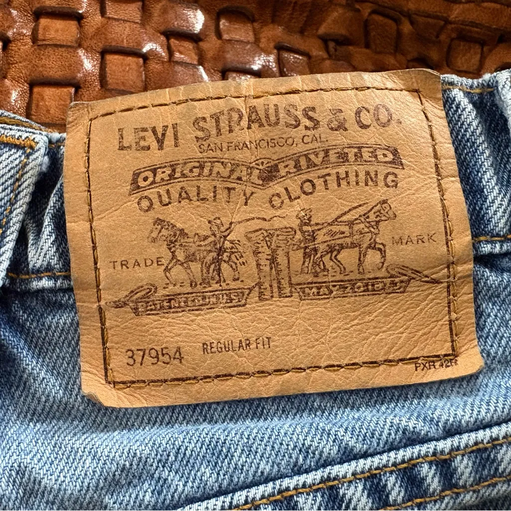 LEVI’S Orange Label Vintage 954 Jean Shorts - Image 5