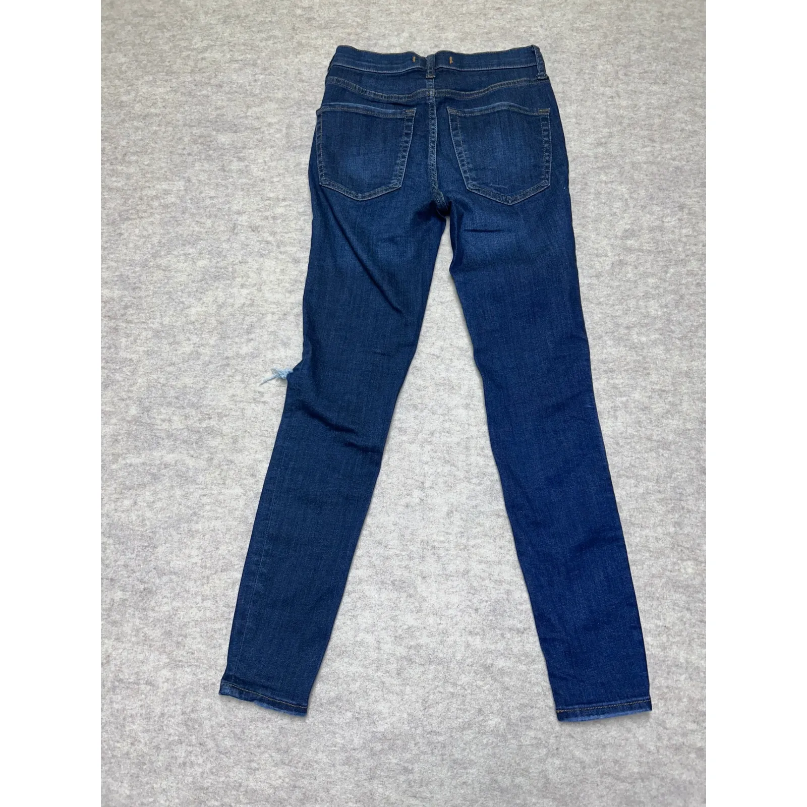 Free People Women's Jeans Size 25R‎ Dark Wash Distressed Ripped Knee Skinny - Image 5