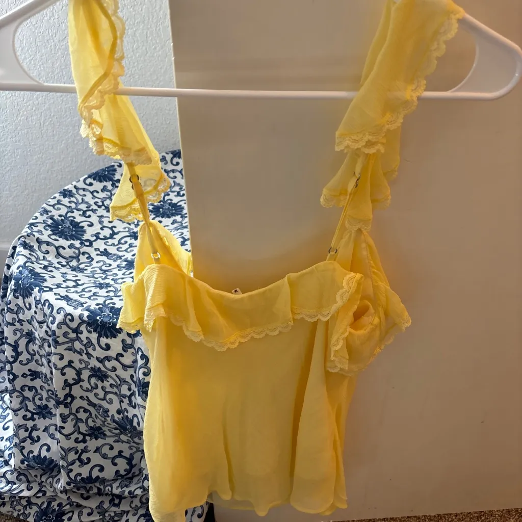Tularosa yellow sleeveless top New with tags medium - Image 5