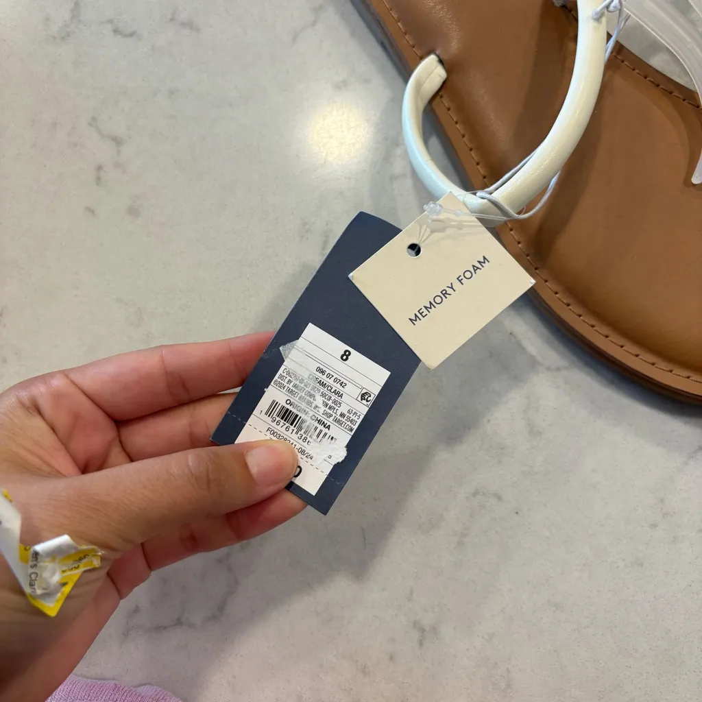 Universal Threads NWT Universal Thread Clara toe ring sandal in white - Image 5