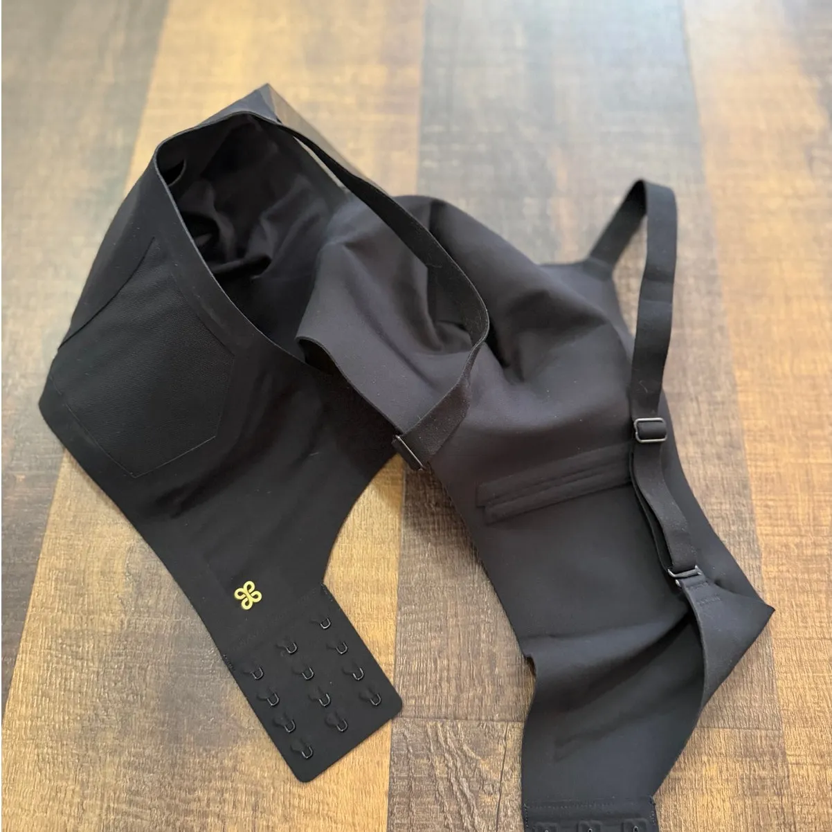 Honeylove Supportive Wireless Bra Crossover Bra Black Beige Size Medium+ - Image 8