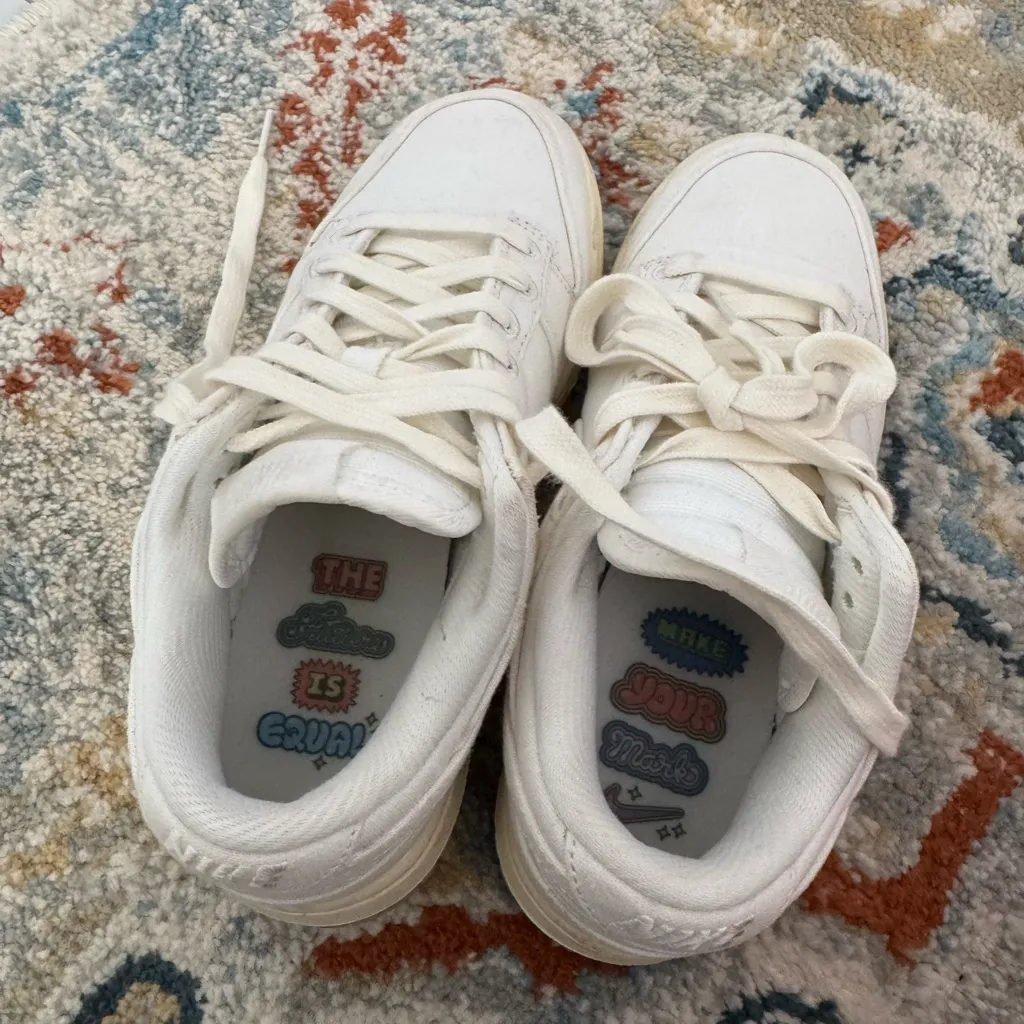 Nike Dunk Low SE Women’s Size 6 - Image 6