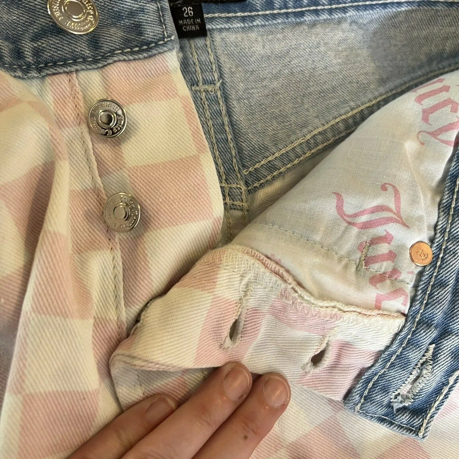 Juicy‎ Couture Pink Checkerboard Denim Cutoff Shorts Size 26 - Image 3