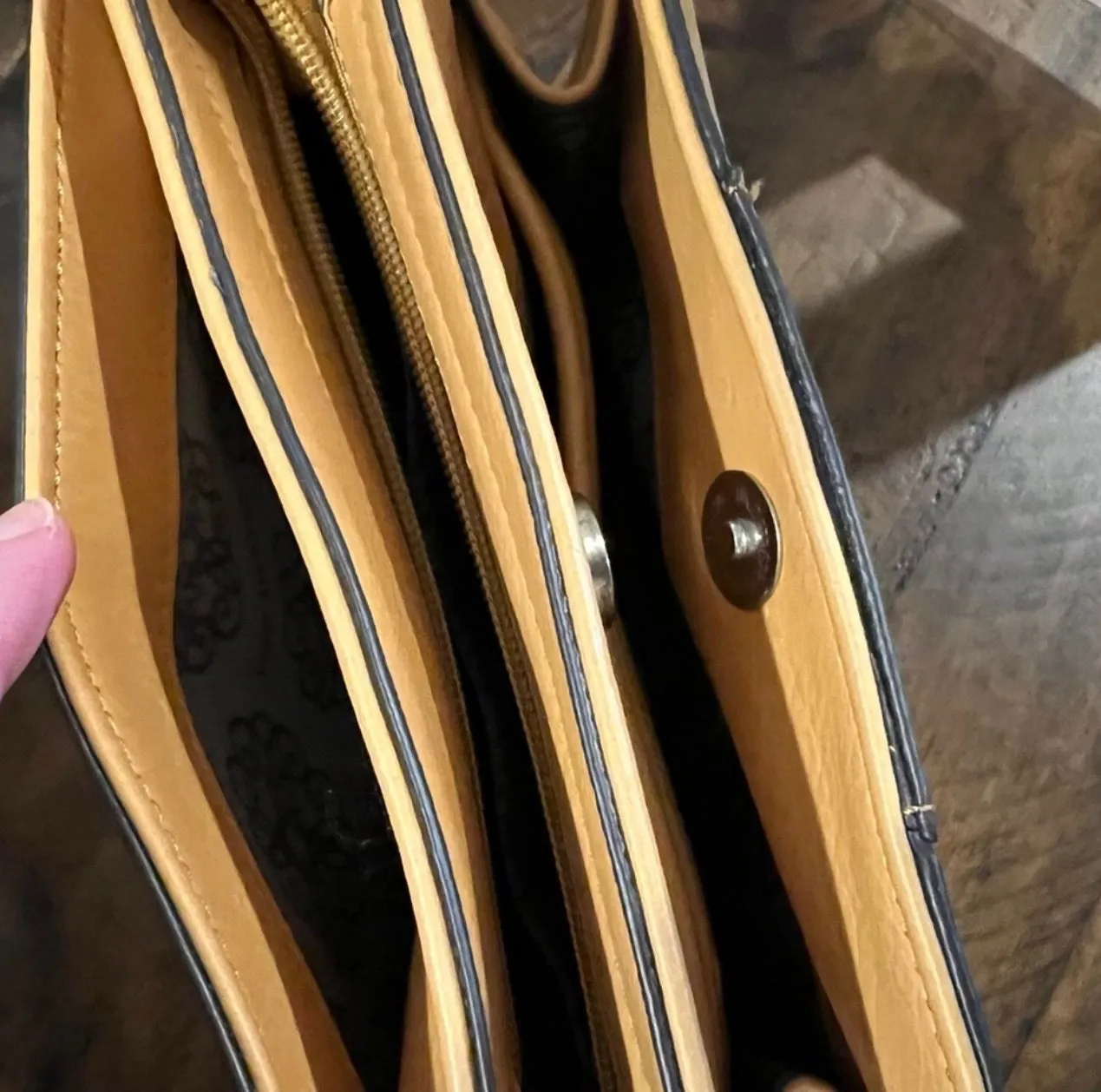 Enzo Angiolini Gold Multi-section Crossbody Bag Handbag  Purse Faux Leather - Image 9