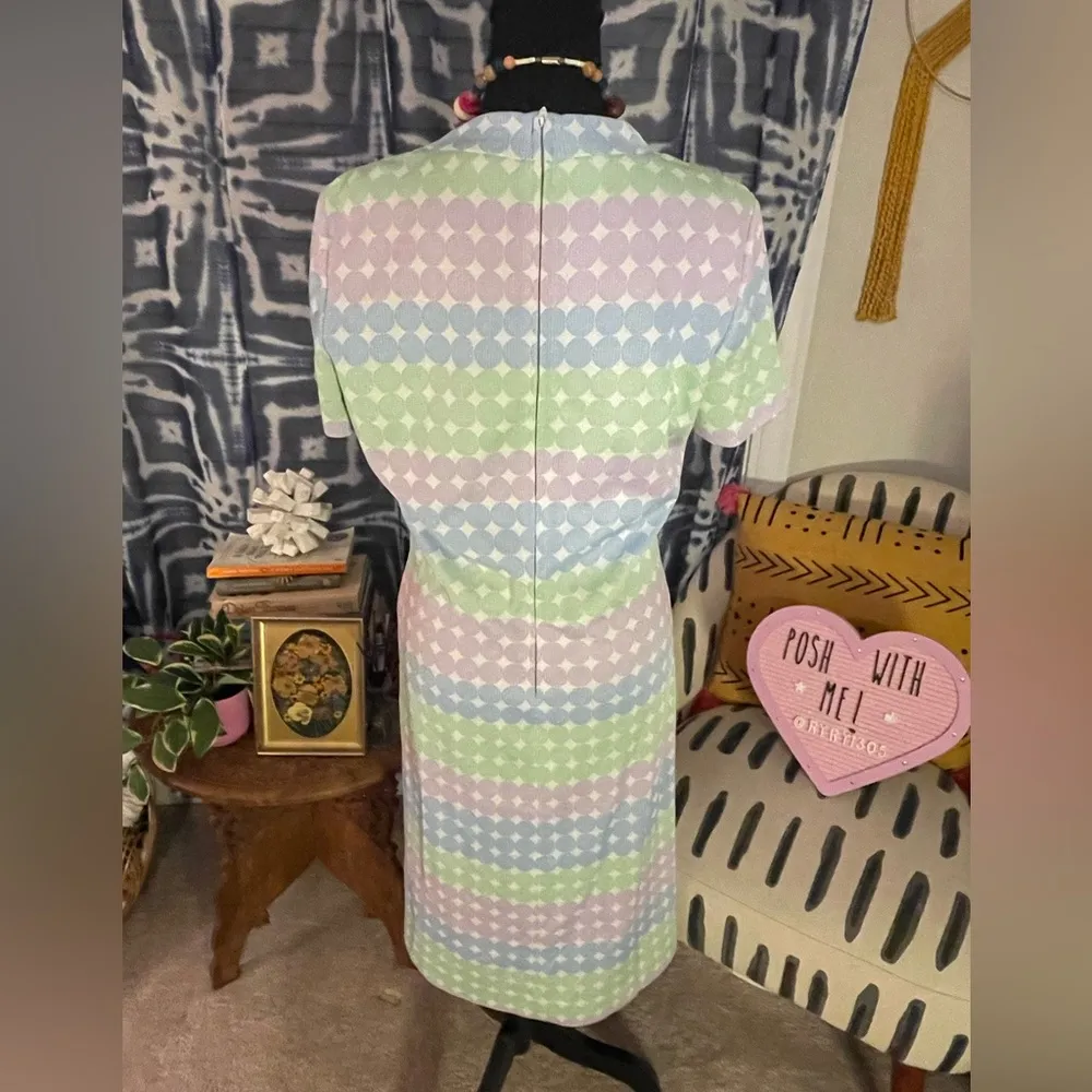 Women’s VTG Pastel Geometric Patterned Dress Retro 70’s VNeck Fit & Flare 🍬 - Image 7