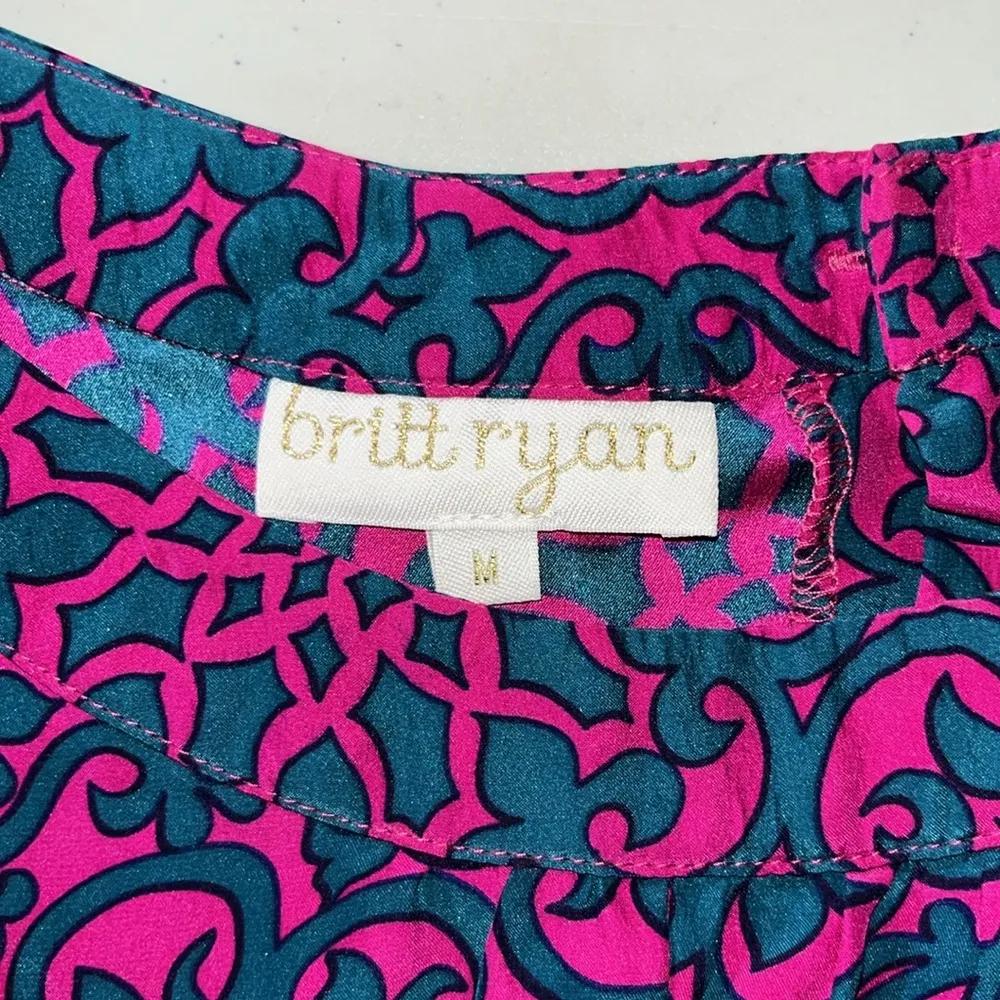 Britt Ryan M Geometric Print Decorative Exposed Button Back 100% Silk Blouse Top - Image 4