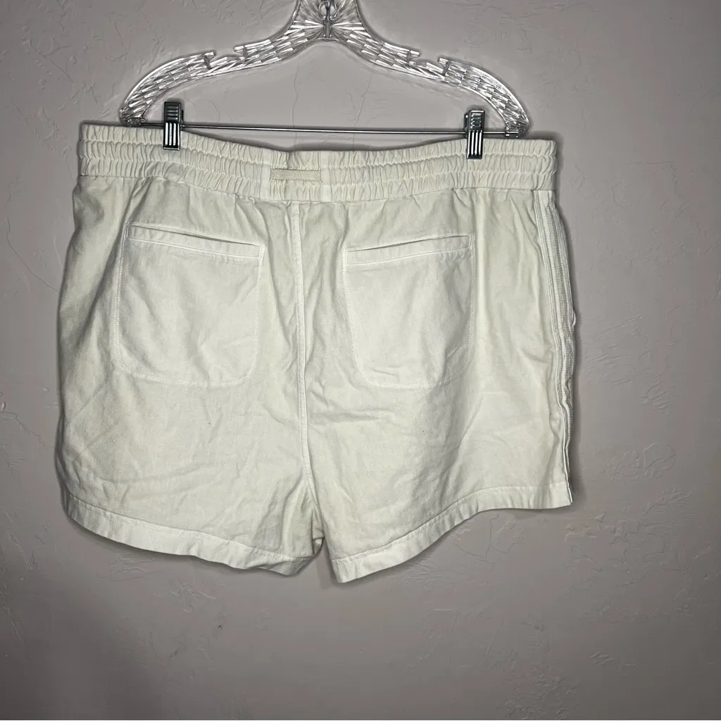 Athleta Farallon Cream Athletic Knit Pull On Shorts - Image 9