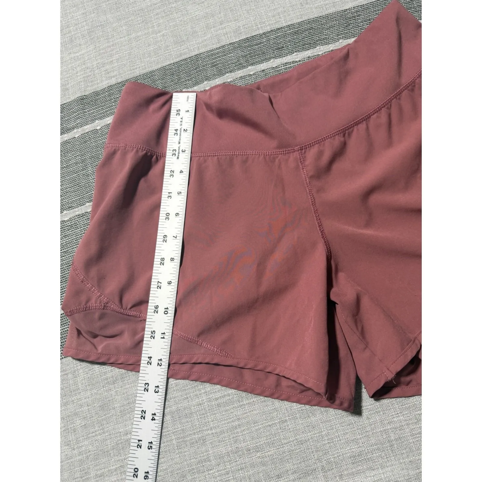 Old Navy Active Pink Athletic Shorts Women's Size Medium High Waisted Workout - Image 4