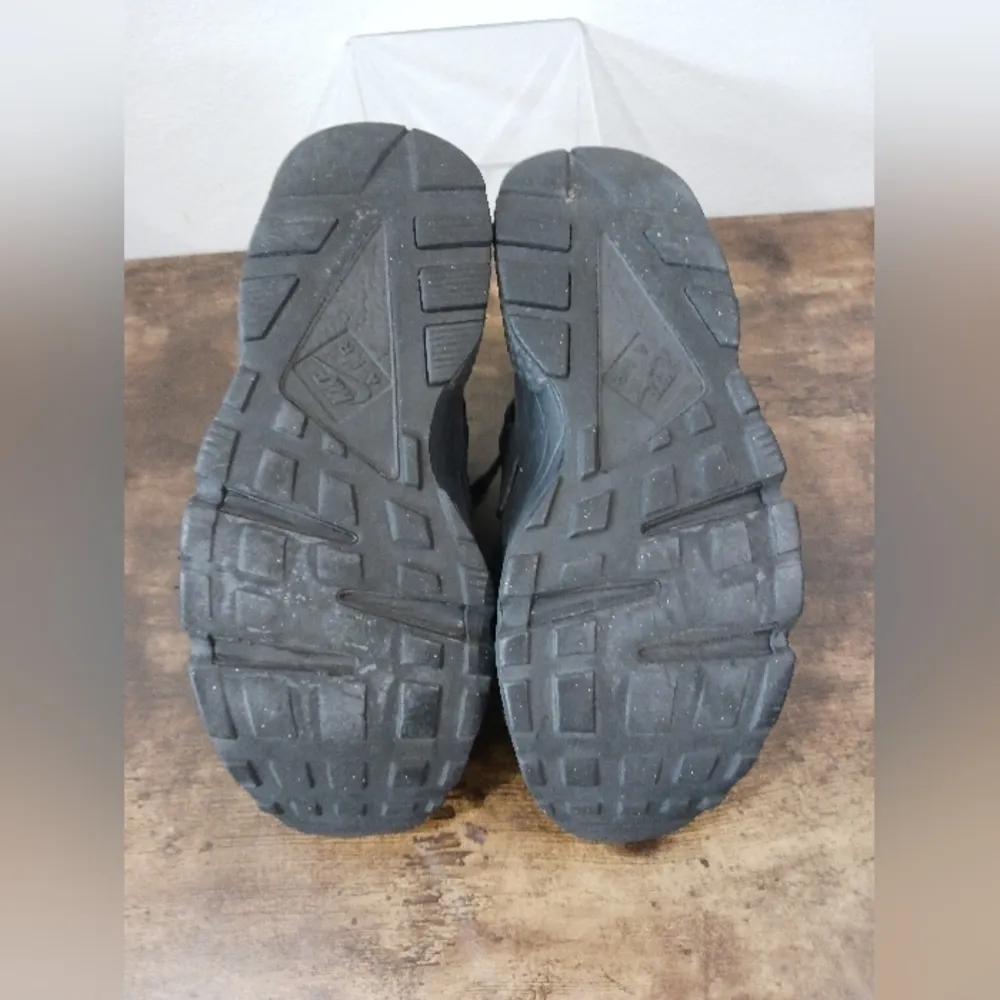 Nike Black Air Huarache Size 8.5 - Image 9