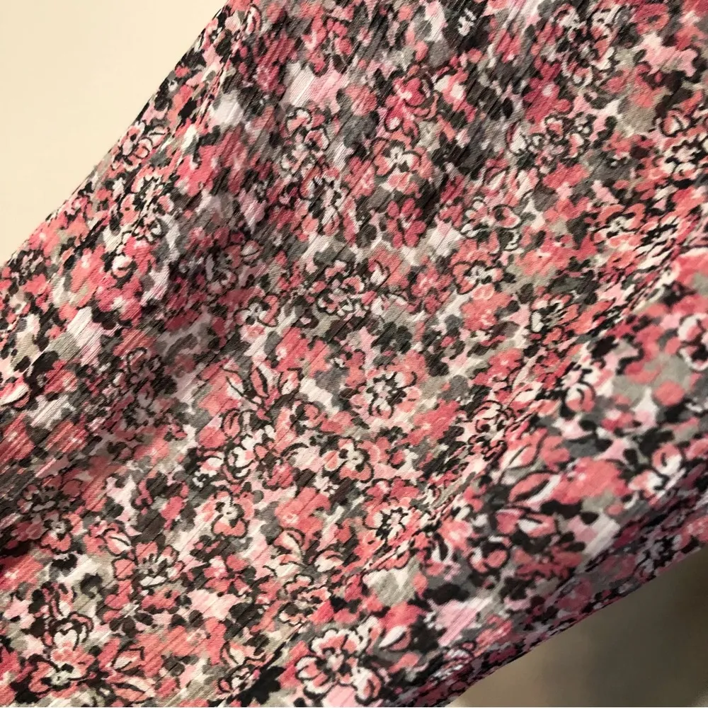 Liz Claiborne Sheer Floral Print Blouse - Image 8