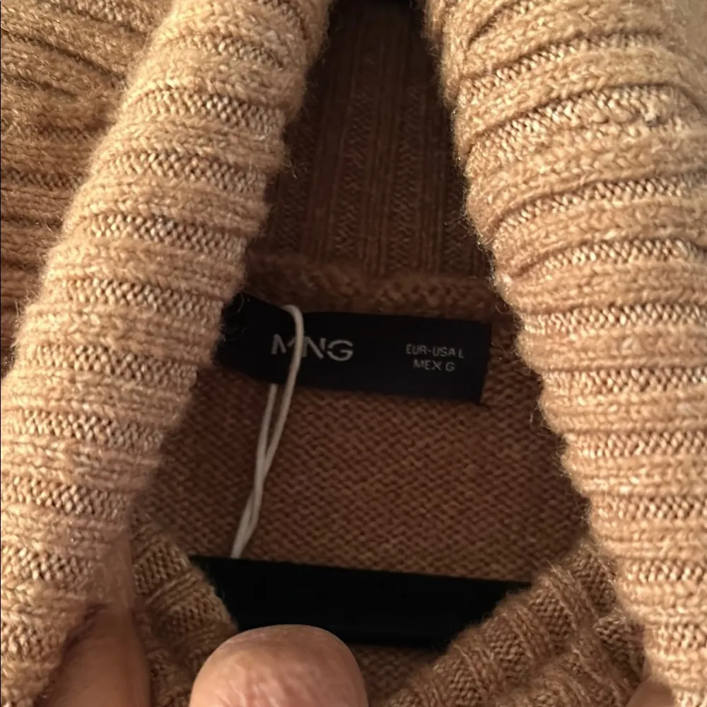 Cozy Tan Turtleneck Sweater - Image 5